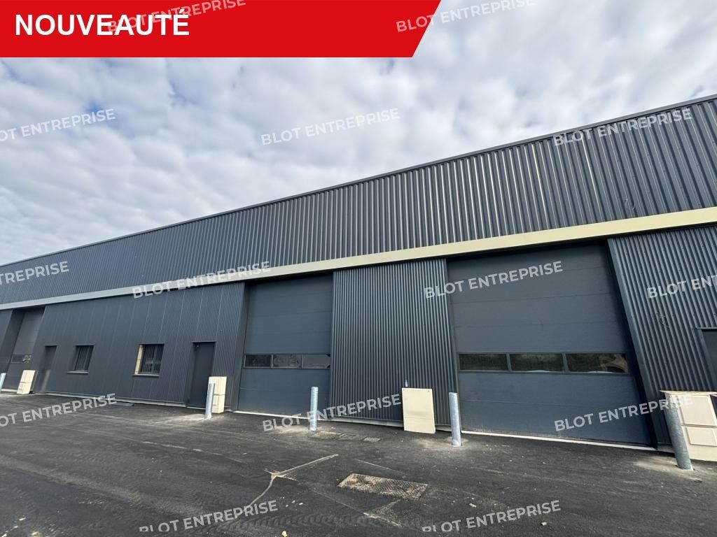 Location entrepôts 157 m² non divisibles