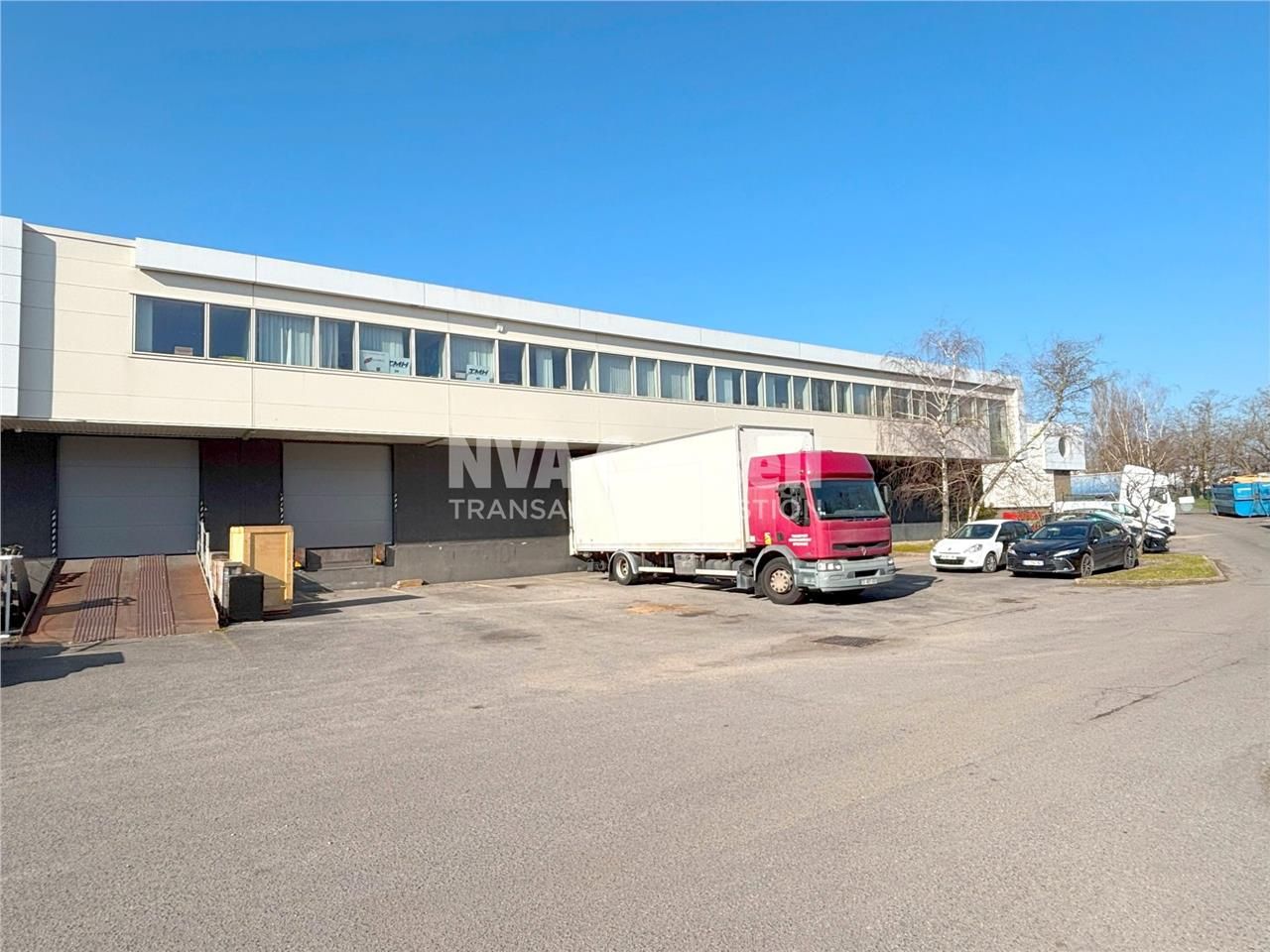 Location local d''activités 1691 m² à Saint-Ouen-l''Aumône