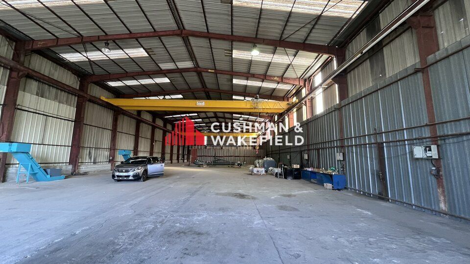 Location local d''activites 1200 m² non divisibles