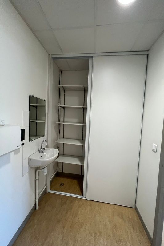 Plusieurs cellules de locaux d'activité disponibles - Montpellier Est