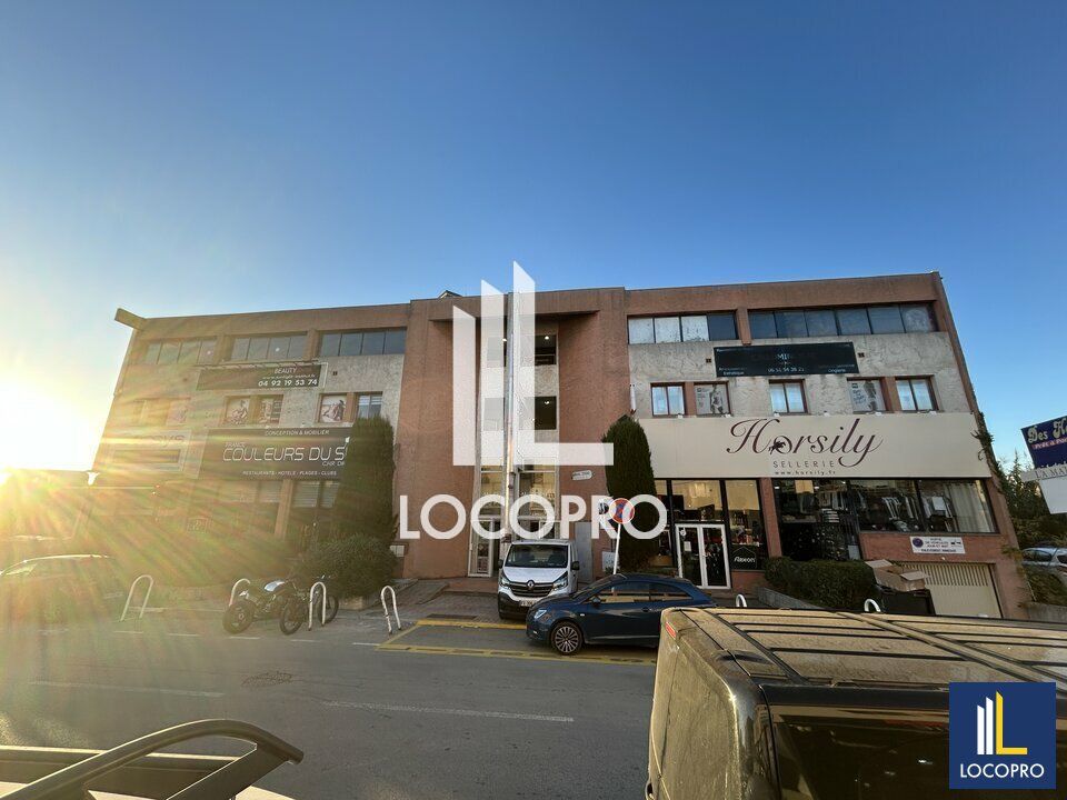 A VENDRE - BUREAUX - ZONE DES TOURRADES - CANNES LA BOCCA 