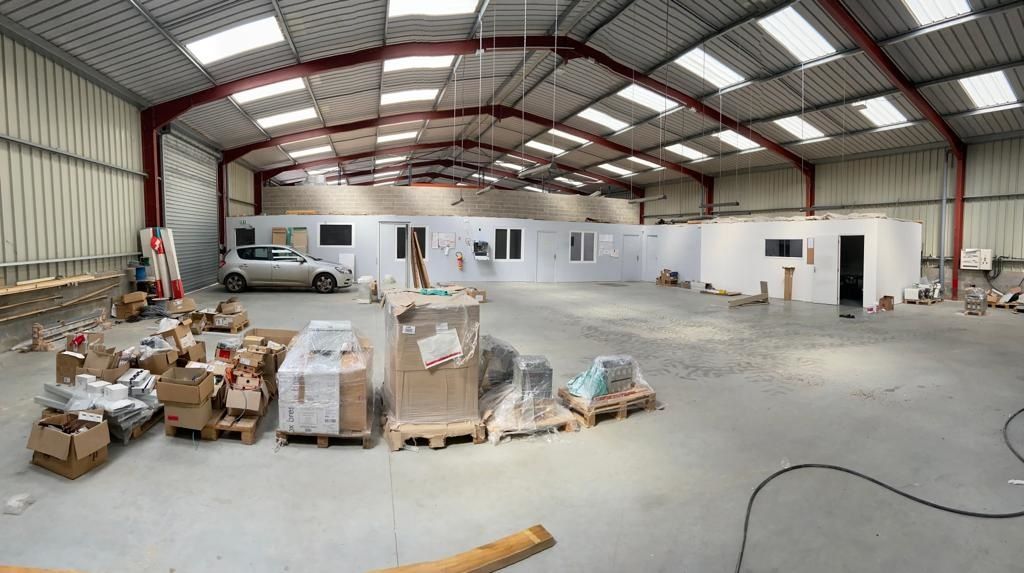 Local d'activités sur ZA.