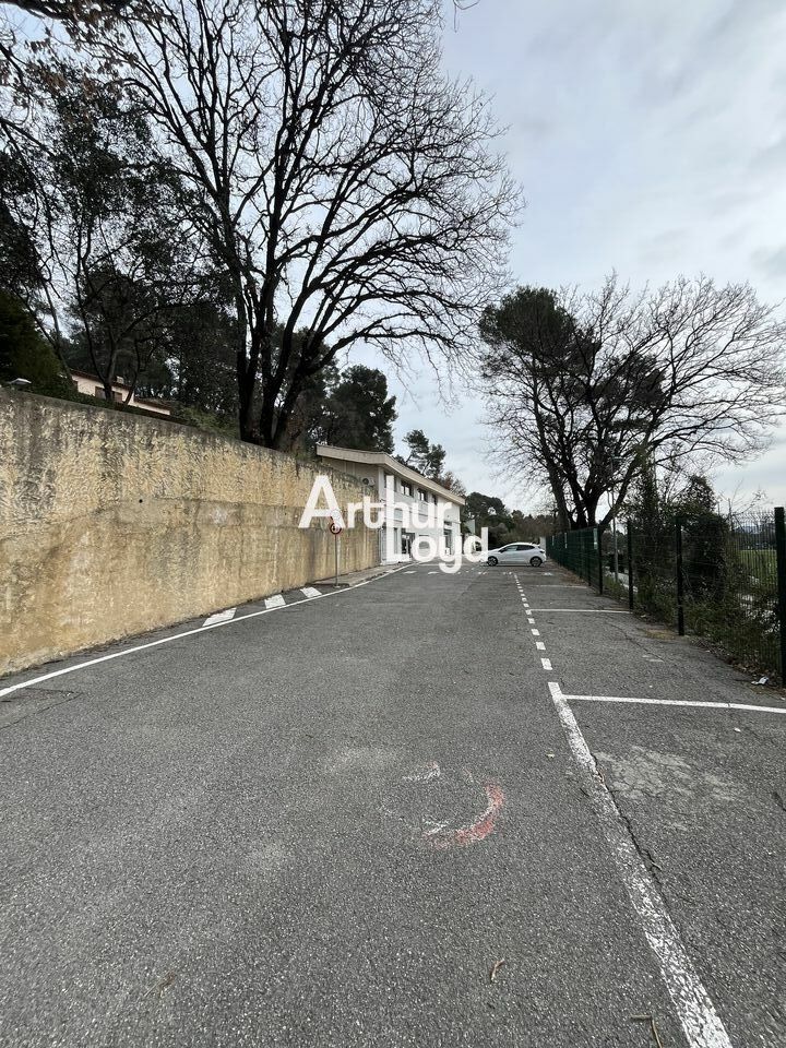 Location local d''activites 513 m² non divisibles