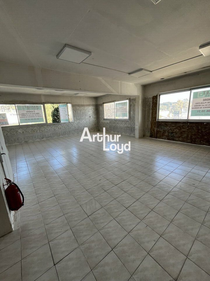 À Vendre local commercial 213 m² - Antibes