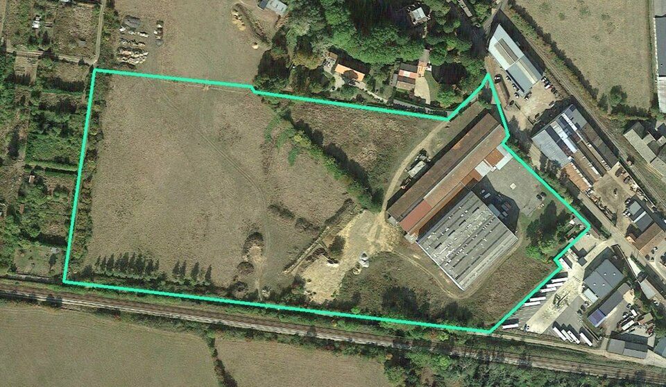 Vente local d''activites 7015 m² non divisibles