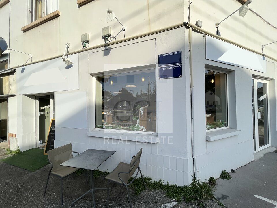 À Louer – Bureaux ou Local Commercial de 75 m² – Champagne-au-Mont-d'Or – Emplacement Premium