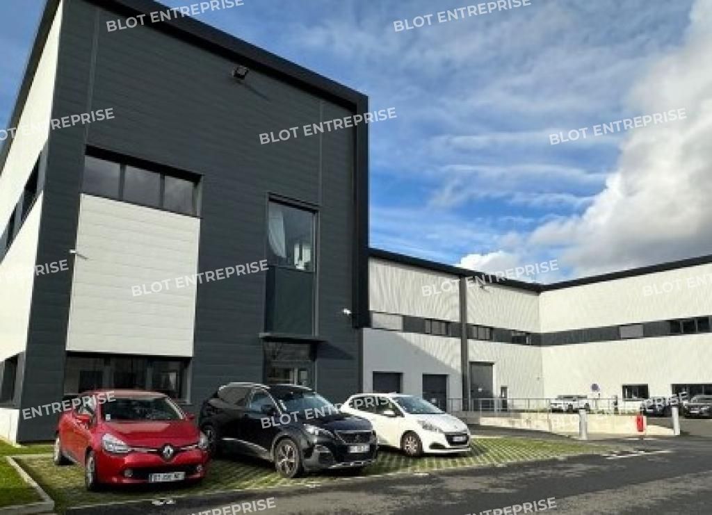 Location entrepôts 770 m² non divisibles