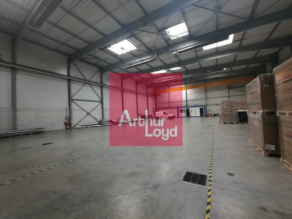 CLERMONT-FERRAND A LOUER ENTREPOT 900 M²