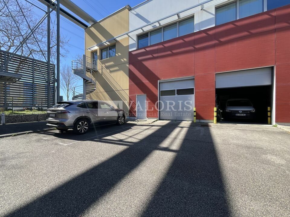 Location local d''activites 3954 m² divisibles à partir de 229 m²