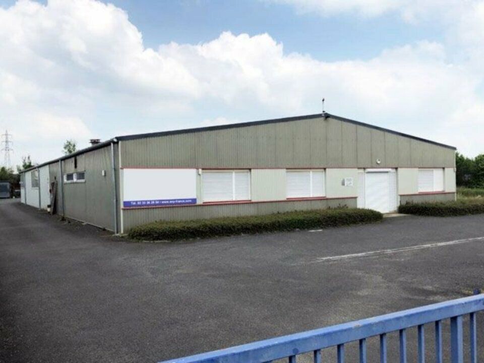 Location local d''activites 840 m² non divisibles