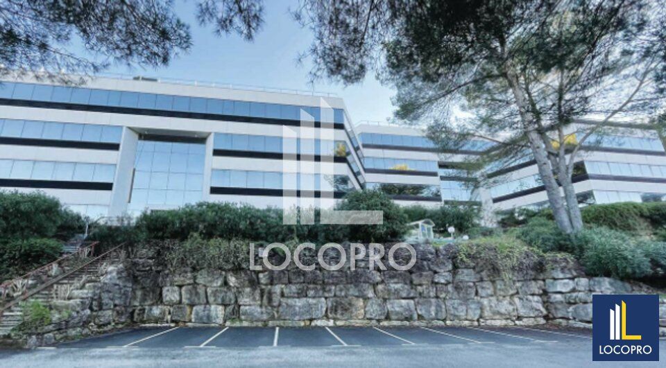 Location bureaux 1027.46 m² divisibles à partir de 270.22 m²