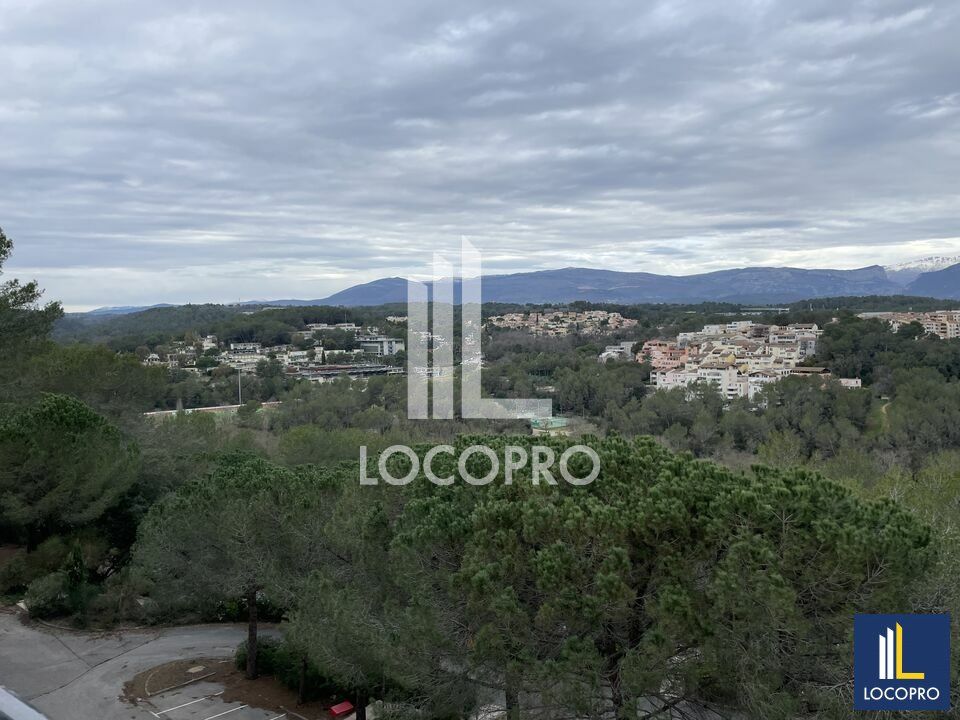 A LOUER - BUREAUX RENOVES DE 1 027 M2 DIVISIBLES A PARTIR DE 270 M2