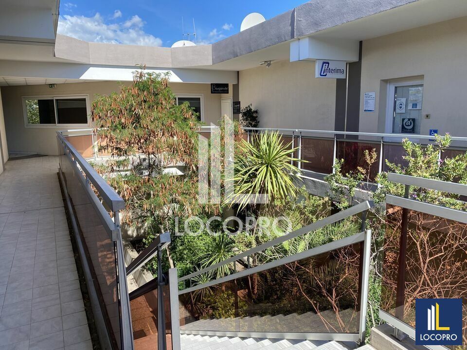 A LOUER - BUREAUX DE 36 M2 - AVENUE DU CAMPON - MOUGINS / LE CANNET 