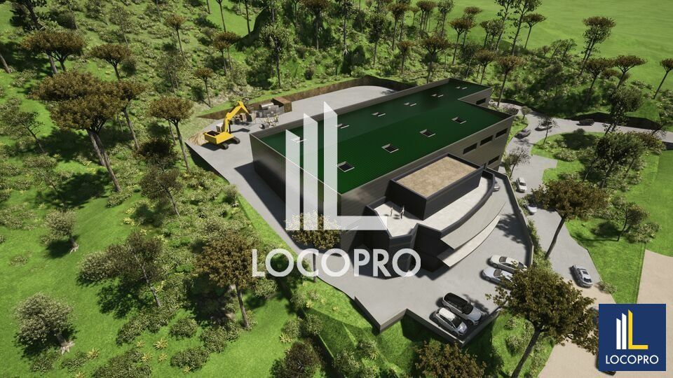 A LOUER Local d'activité d'environ 1 326m2 idéalement situé le long de la 202.