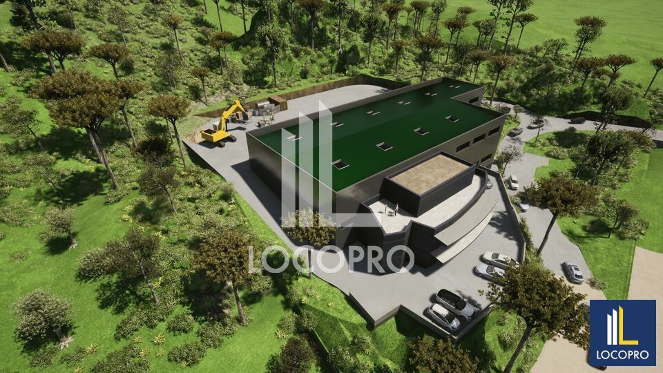 A VENDRE Local d'activité d'environ 1 326m2 idéalement situé le long de la 202.