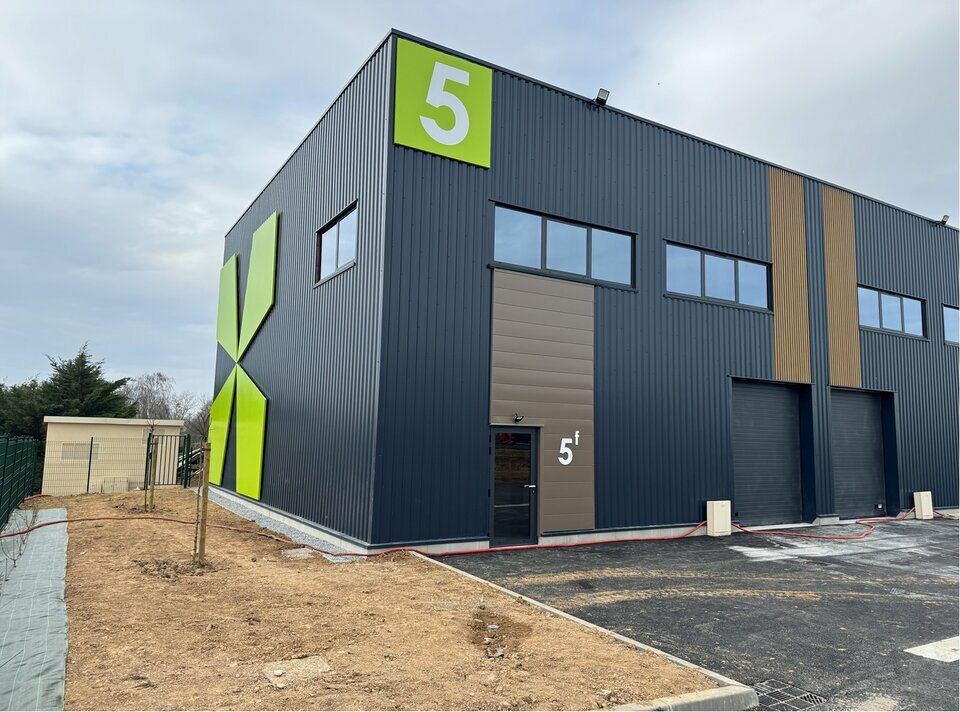 Local d'activité NEUF à MONDEVILLE 