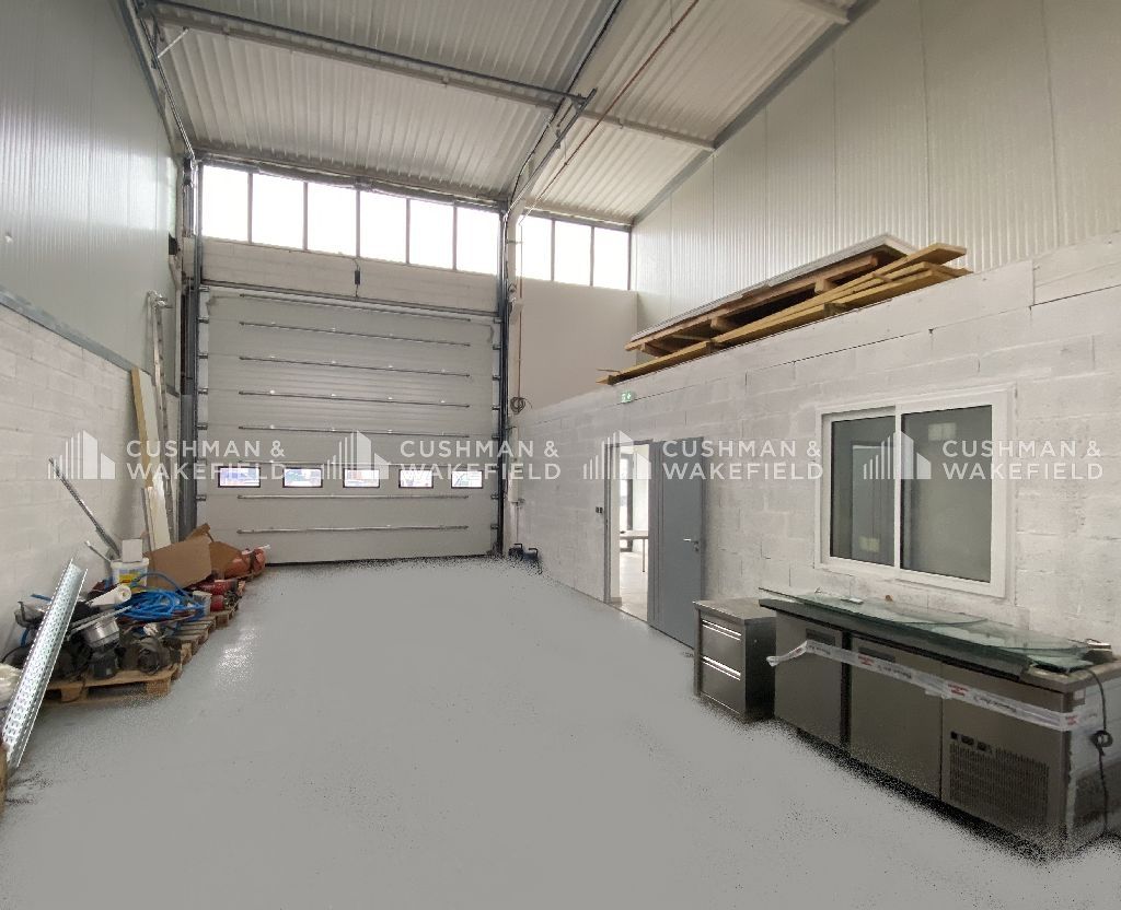 Location activités 310 m² non divisibles