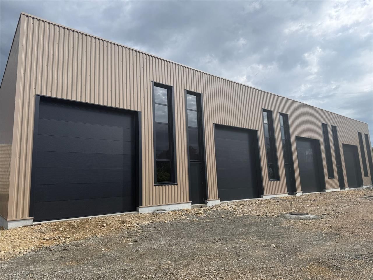 Location entrepots 292 m² non divisibles