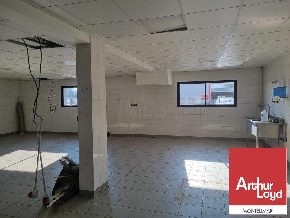 PIERRELATTE - A louer espace de bureaux et d'atelier au RDC de 228 m2 divisible