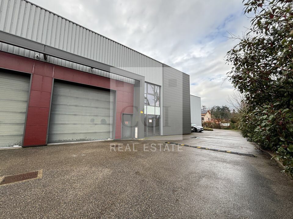 Location local d''activites 420 m² non divisibles