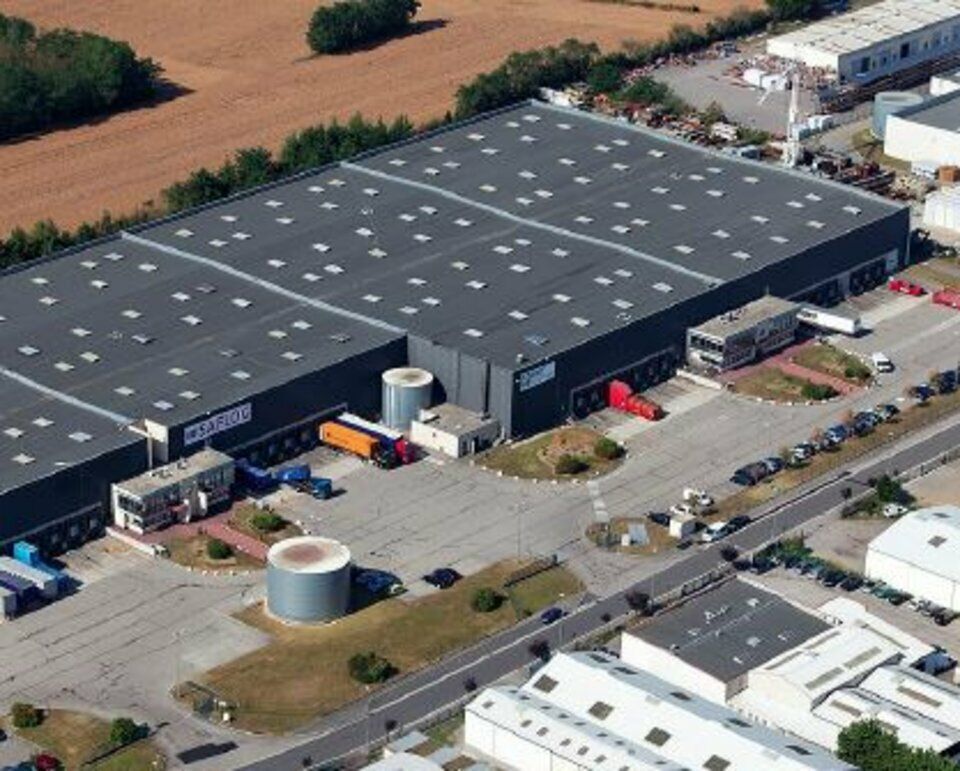 Location entrepot 4535 m² non divisibles