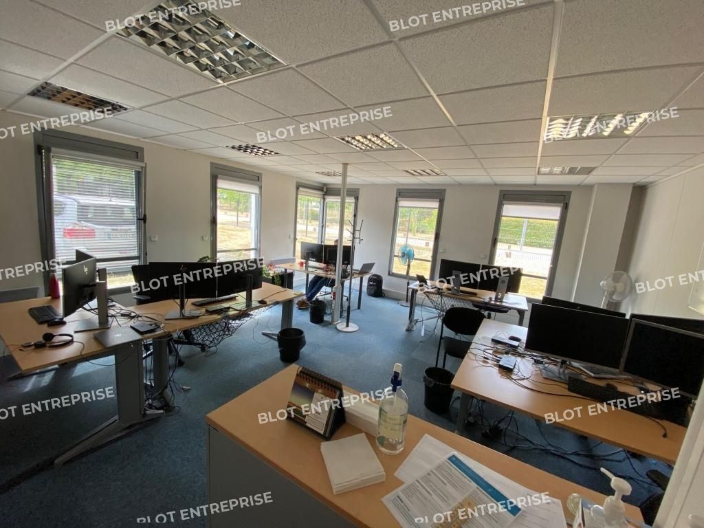Location bureaux 987 m² non divisibles