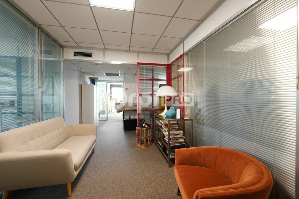 Location bureaux 181.3 m² non divisibles