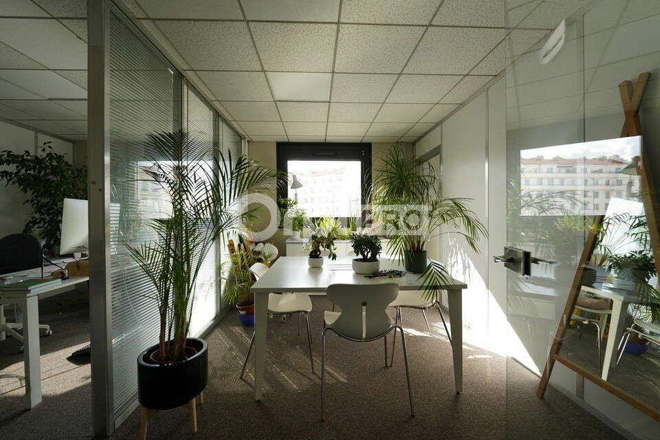 BUREAUX A LOUER - 181,3 m² - LYON 6