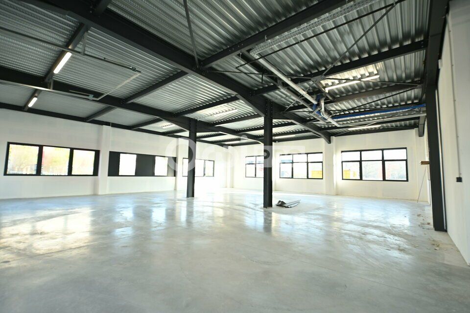 Location local d''activites 340 m² non divisibles