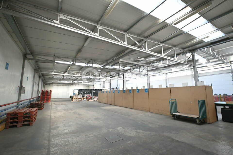 LOCAL D'ACTIVITE A LOUER A VENDRE - 932,50 m² - SAINT GENIS LAVAL