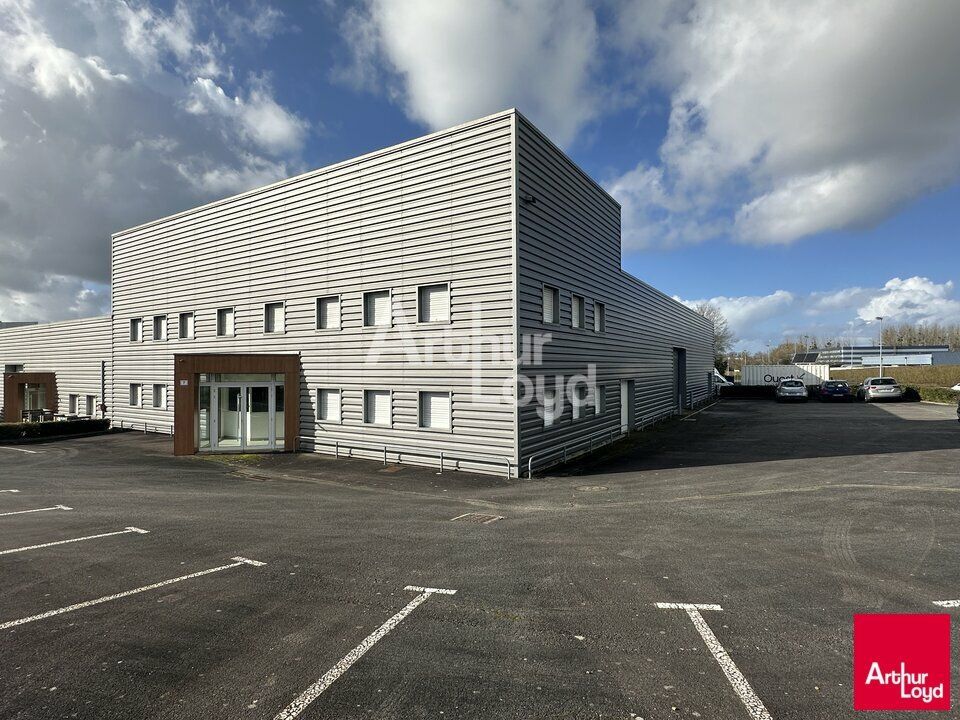 Location local d''activites 820 m² non divisibles