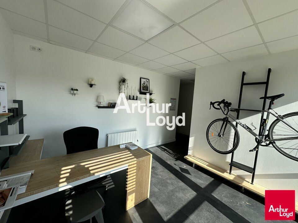 CELLULE D'ACTIVITE - BUREAUX NEUFS AVEC DE BELLES PRESTATIONS