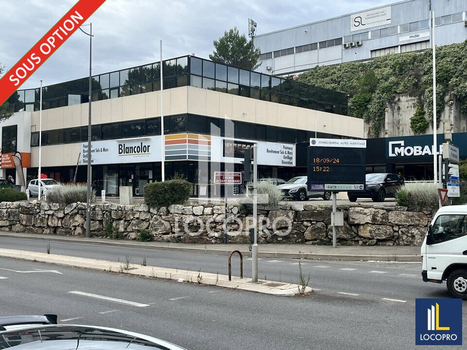Location local commercial 251 m² non divisibles