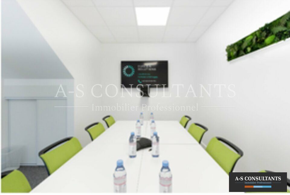 A VENDRE ANNECY-SEYNOD (74600), centre d'affaires - plateau de bureaux de 226 m² environ composé de 13 bureaux individuels, salle de réunion, espace commun, places de parking privatives.