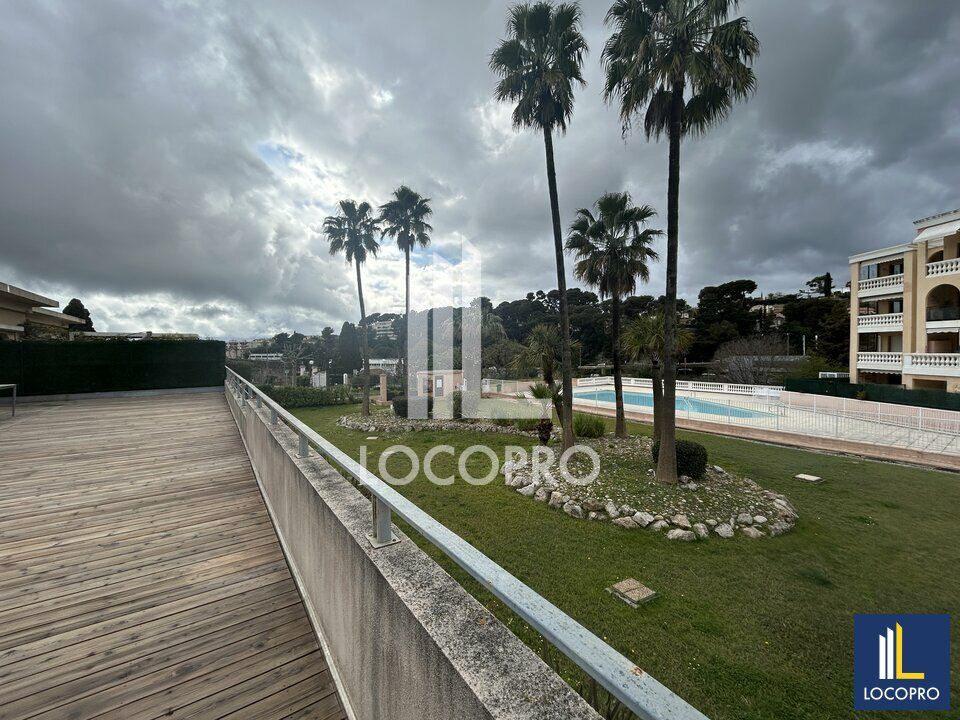 A LOUER - BUREAUX EN RDC – LE CANNET 