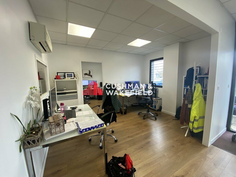 Location activité/entrepôt - 396 m²