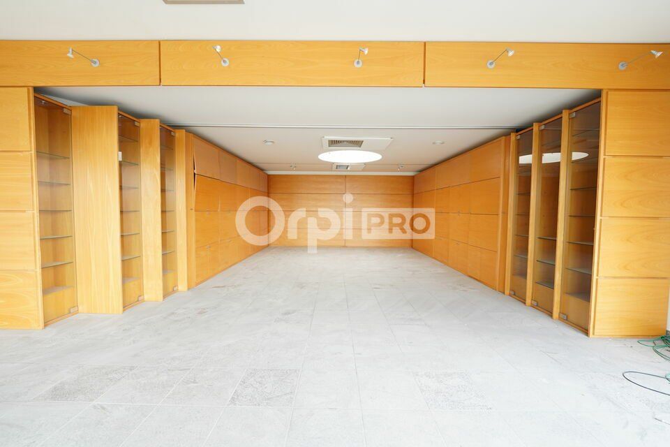 BUREAUX A LOUER - 250 m² - BRINDAS