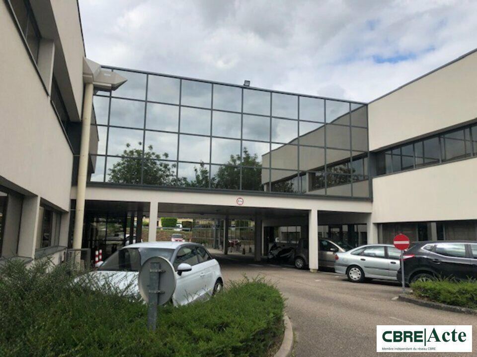 Location bureaux 105 m² divisibles à partir de 45 m²