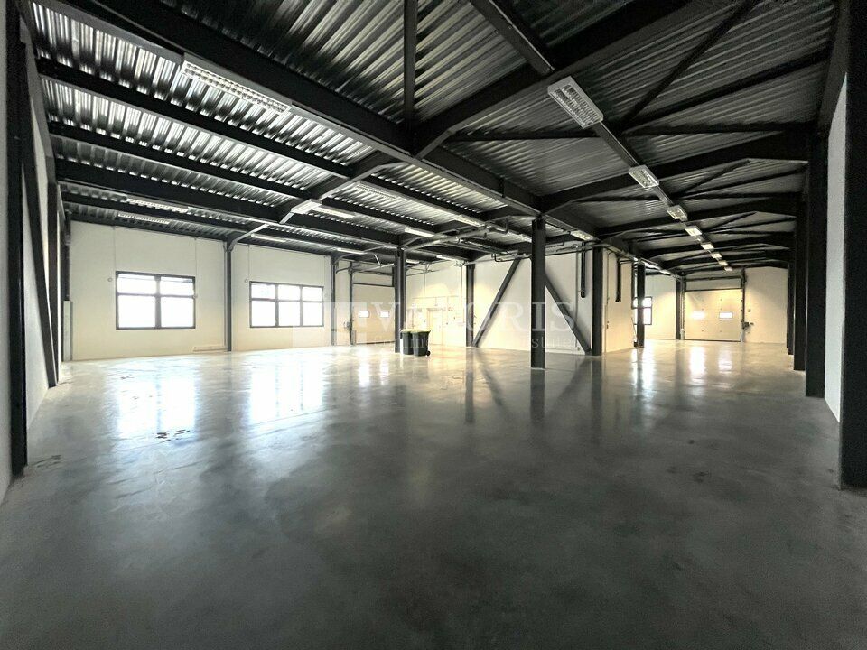 2239 m² pour ce local d'activites en location à Dardilly