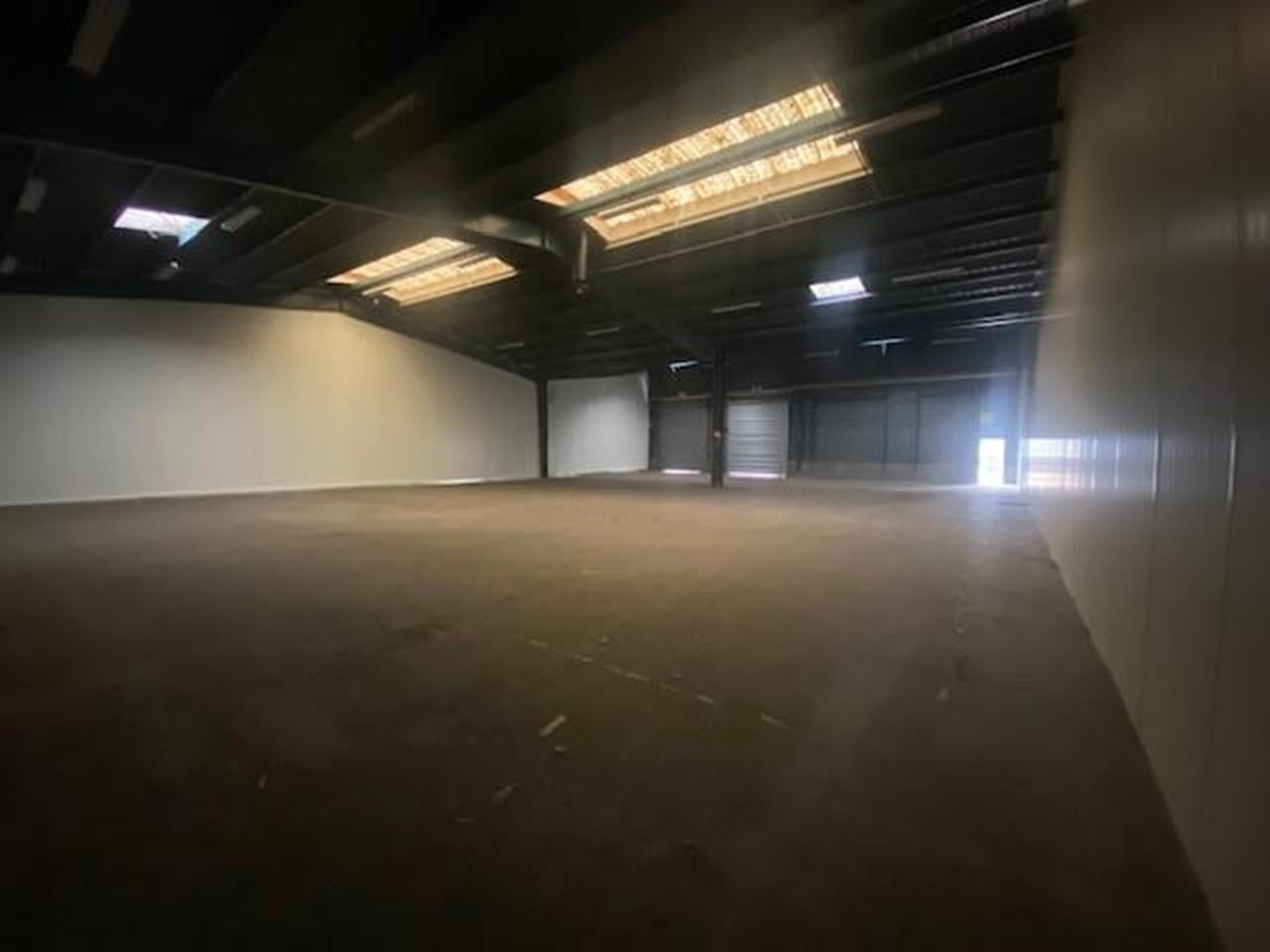 AGI - SOT 8 MI VOIE - Fiche produit Entrepôt 600 m²