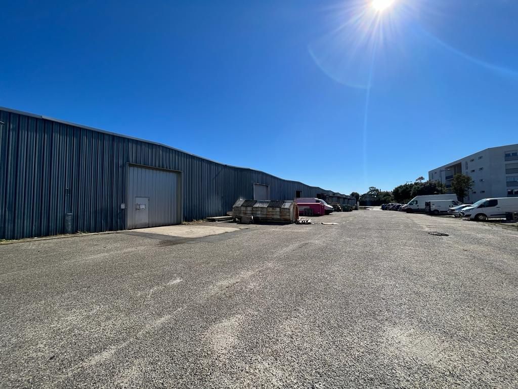 Location local 600.00 m² à BEGLES