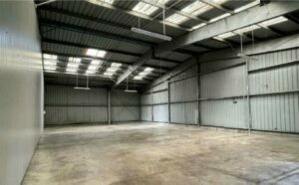 Location local d''activites 340 m² non divisibles