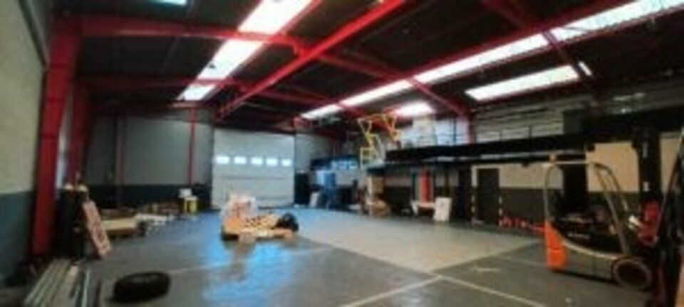Location local d''activites 430 m² non divisibles