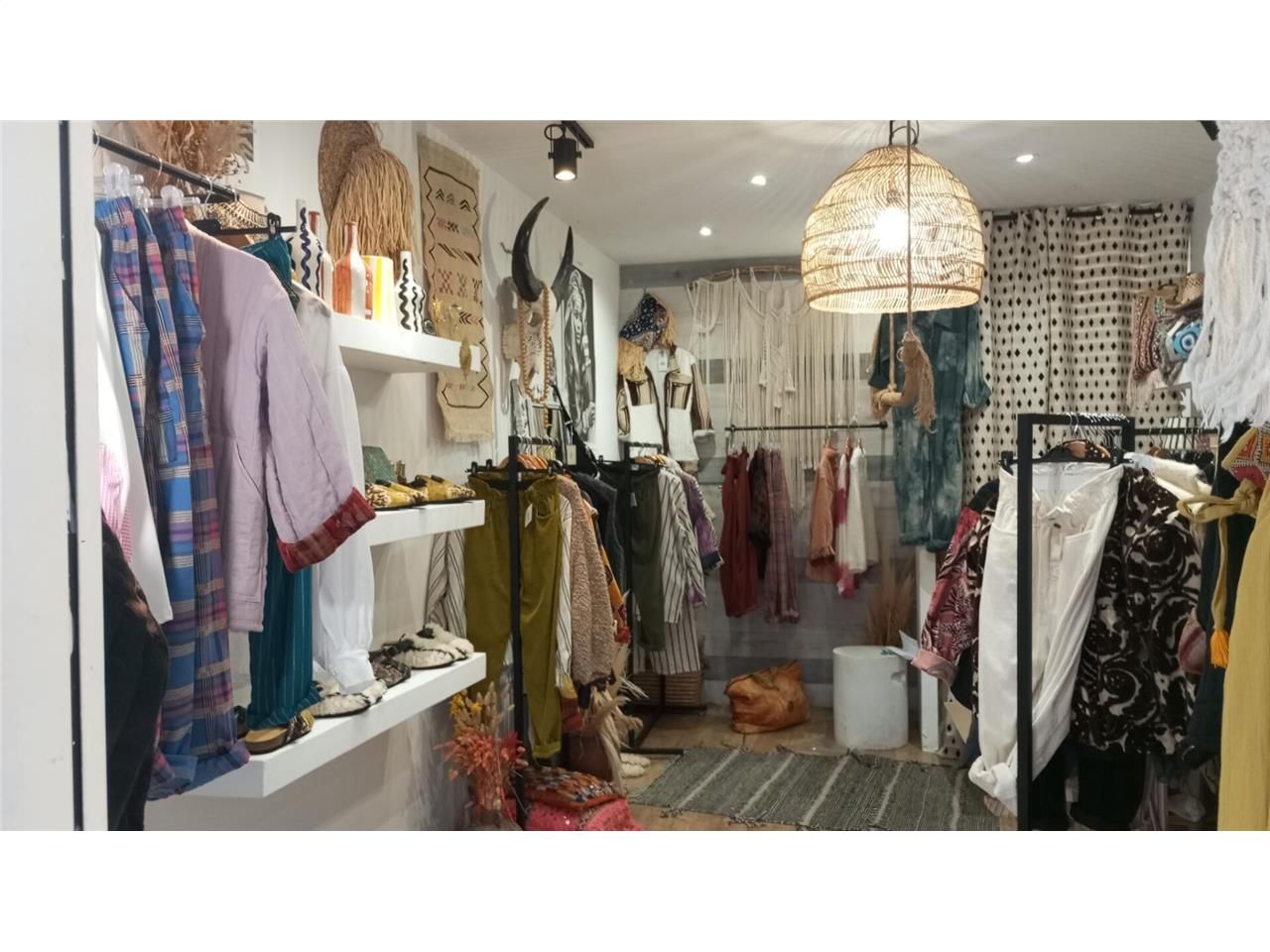 Location local commercial 20.00 m² à BORDEAUX