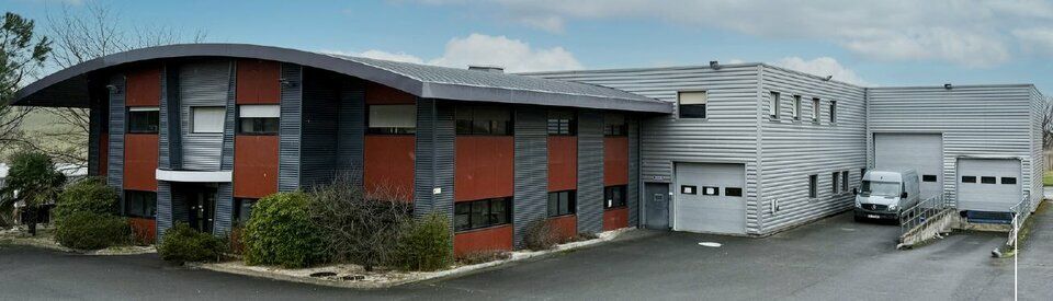 Location local d''activites 1980 m² non divisibles