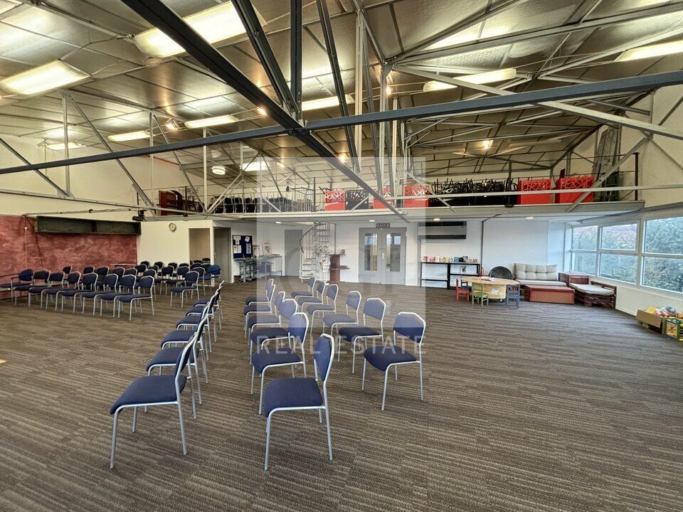 À Louer – Bureaux de 380 m² divisibles – Bron – Parc Tertiaire