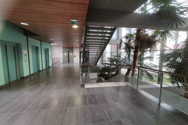 A louer bureaux aménagés avec prestations de qualité sur Euromédecine