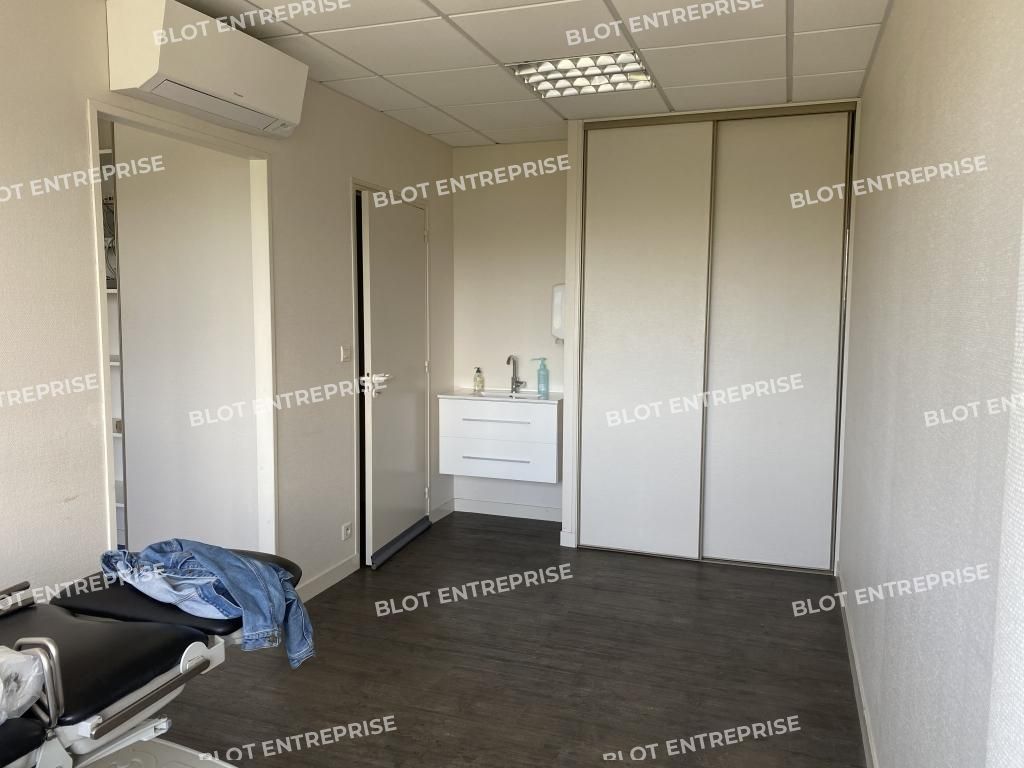 Location bureaux 14 m² non divisibles