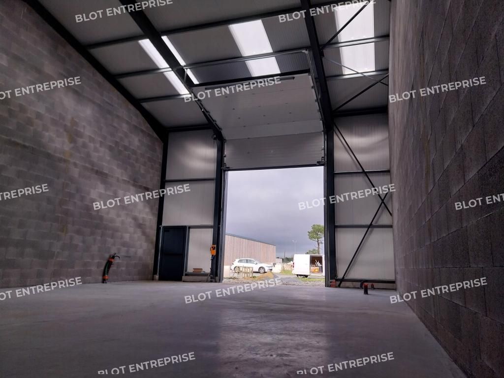 Location entrepôts 266 m² non divisibles