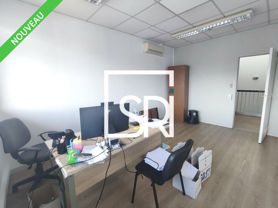 LOCATION BUREAUX 400 m² - ZA LE BREZET - 63000 CLERMONT-FERRAND 